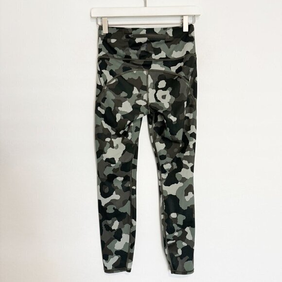 Athleta High Rise Lightning Camo 7/8 Tight Athletic Workout Leggings Gym Size XS - Picture 7 of 9